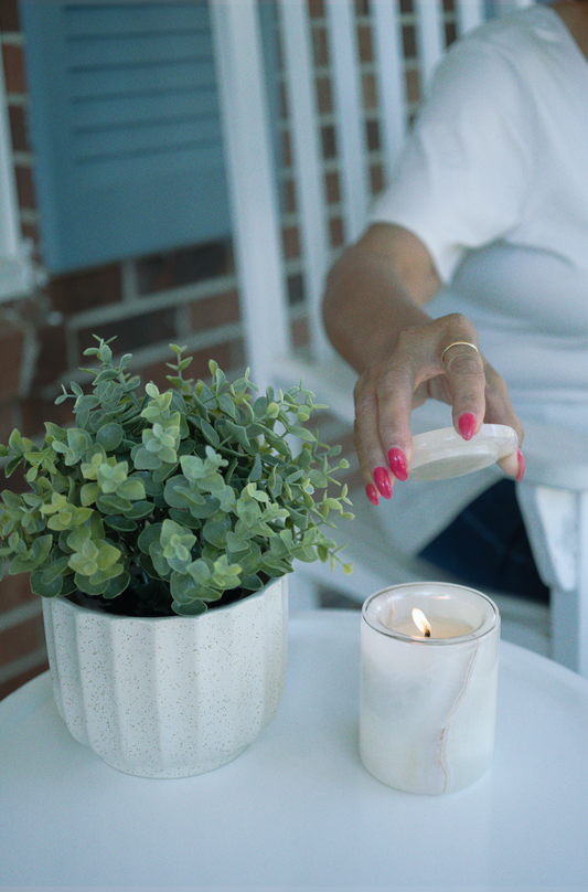 How to Light & Put Out Your EI-YO Candle